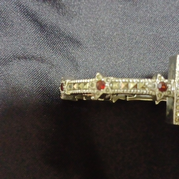ANNE KLEIN BEAUTIFUL LADIES WAIST WATCH IN SILVER RED SETS AND DIAMOND LIKE SET - Picture 2 of 5